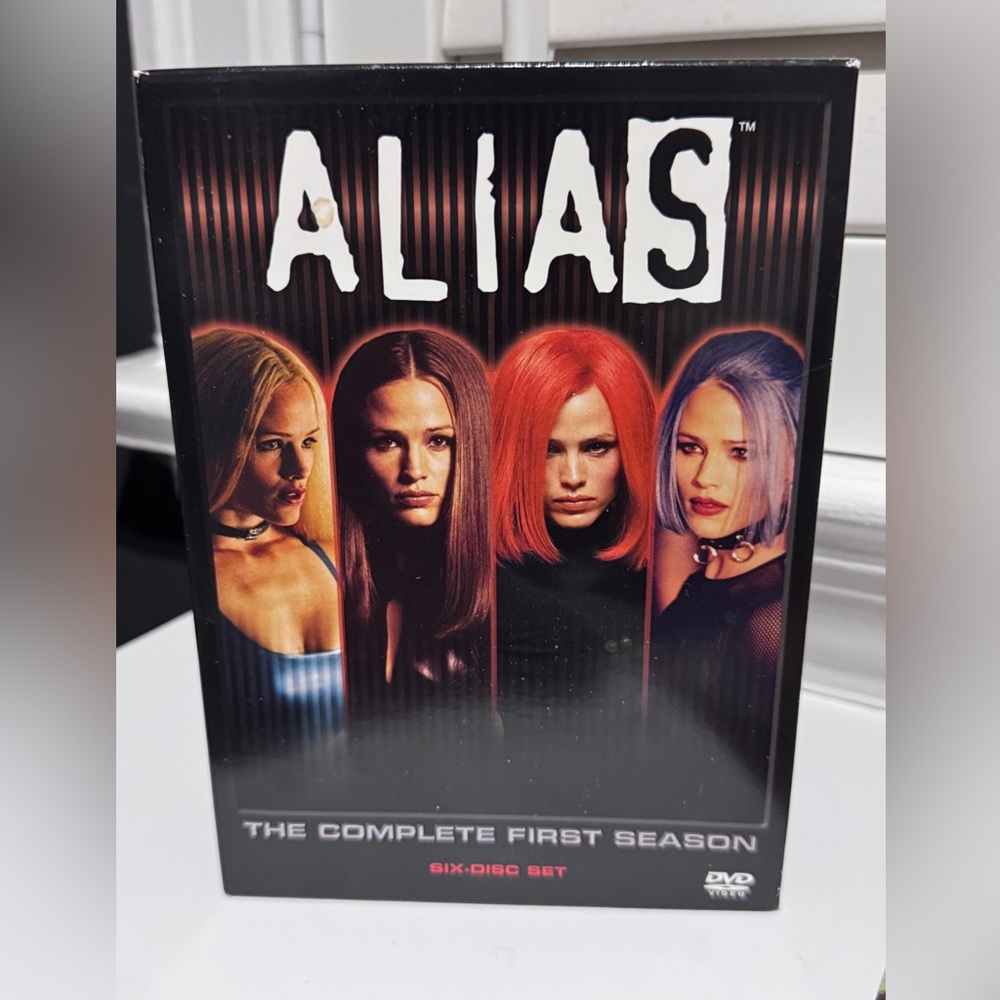 π΅οΈββοΈπ Alias: The Complete First Season DVD Box Set (6-Disc Collection) ππ΅οΈβ - Picture 12 of 16